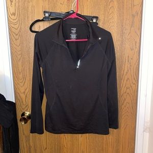 Black pullover workout top